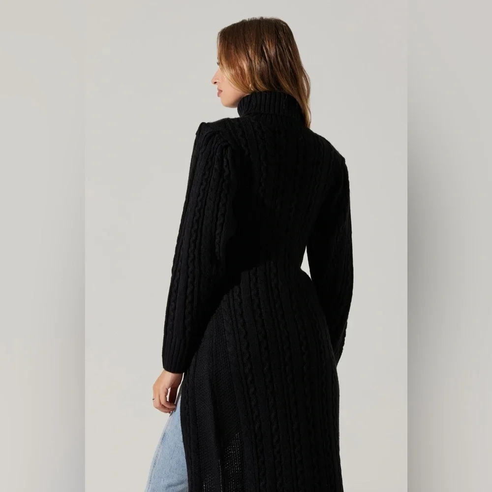 ASTR the Label High Slit Csnle Knit Sweater - Picture 5 of 7